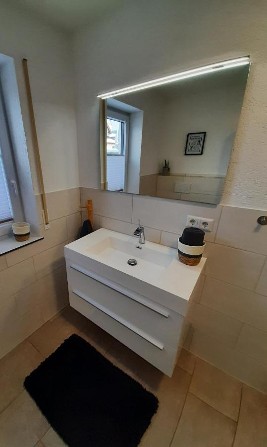 Schwarz I Wald Apartment 弗罗伊登施塔特 外观 照片