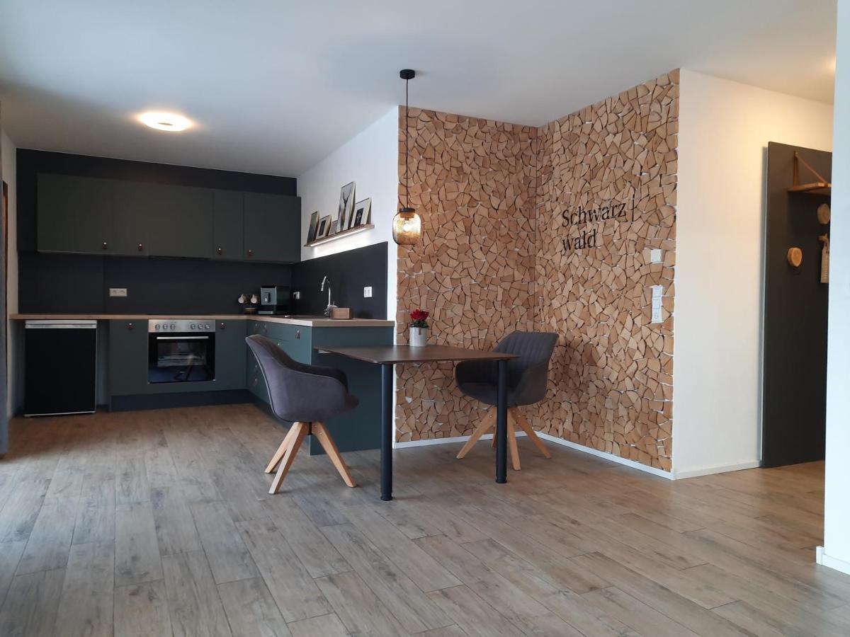 Schwarz I Wald Apartment 弗罗伊登施塔特 外观 照片